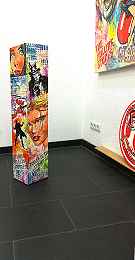 Galerie Dsseldorf bunte Pop-Art Kunst Sule Skulptur Comics modern